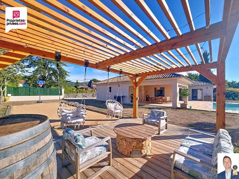 Villa - 140 m² - 4 pièces