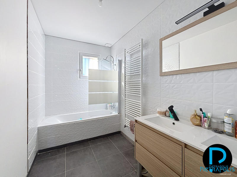 Maison - 108 m² - 4 pièces