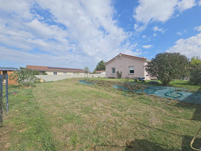 Maison - 90 m² - 5 pièces