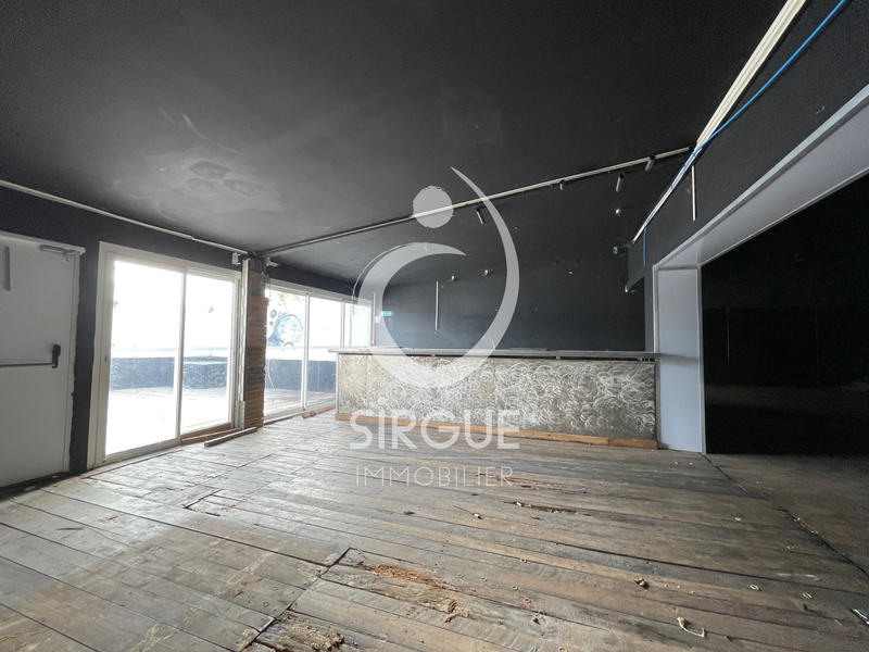 Local commercial - 360 m² - 2 pièces