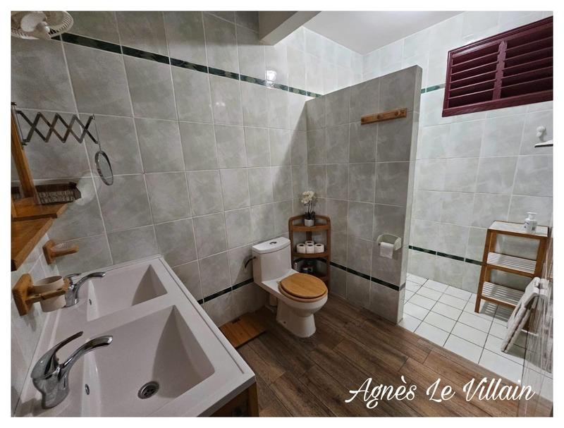 Maison - 234 m² - 12 pièces