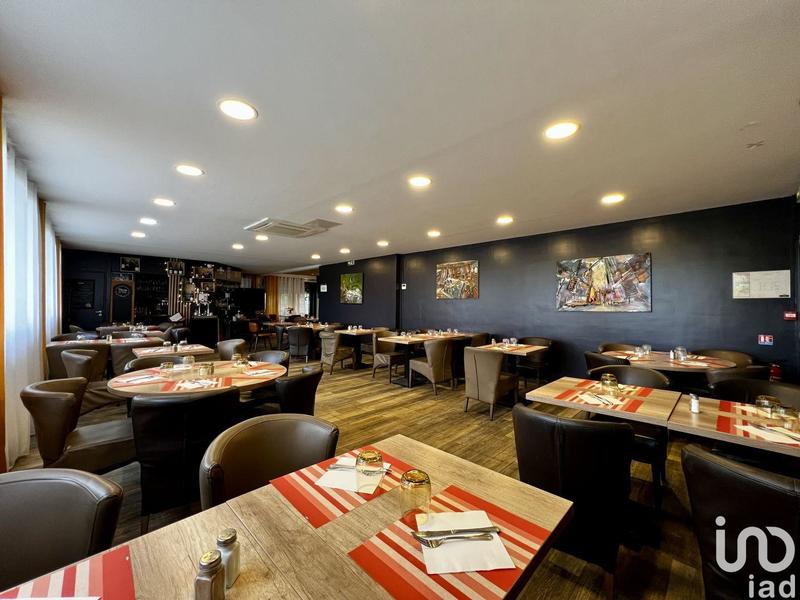 Local commercial - 305 m²