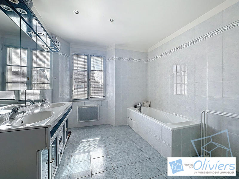 Maison - 164 m² - 7 pièces