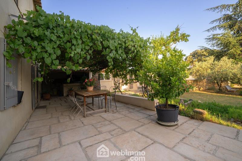 Maison - 245 m² - 9 pièces