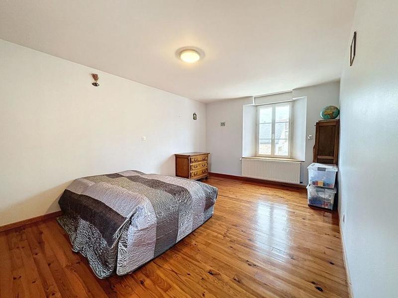 Propriété - 300 m² - 14 pièces