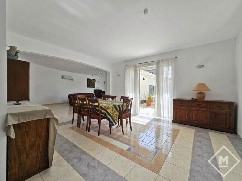 Maison - 478 m² - 8 pièces