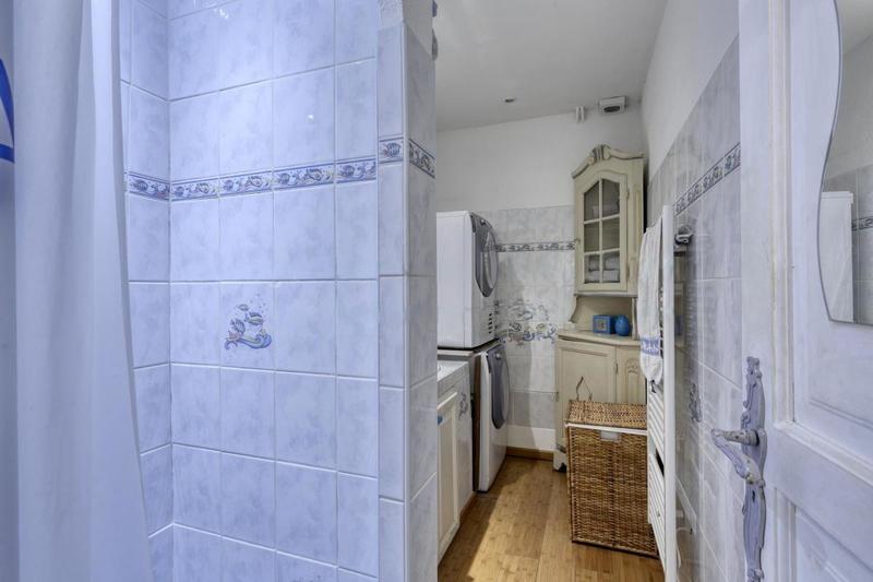 Maison - 255 m² - 8 pièces