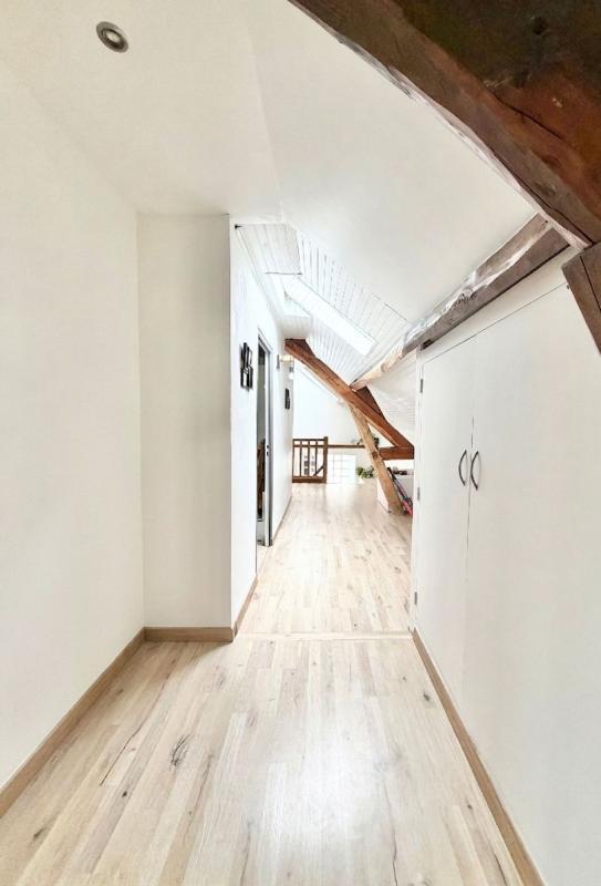 Maison - 214 m² - 7 pièces