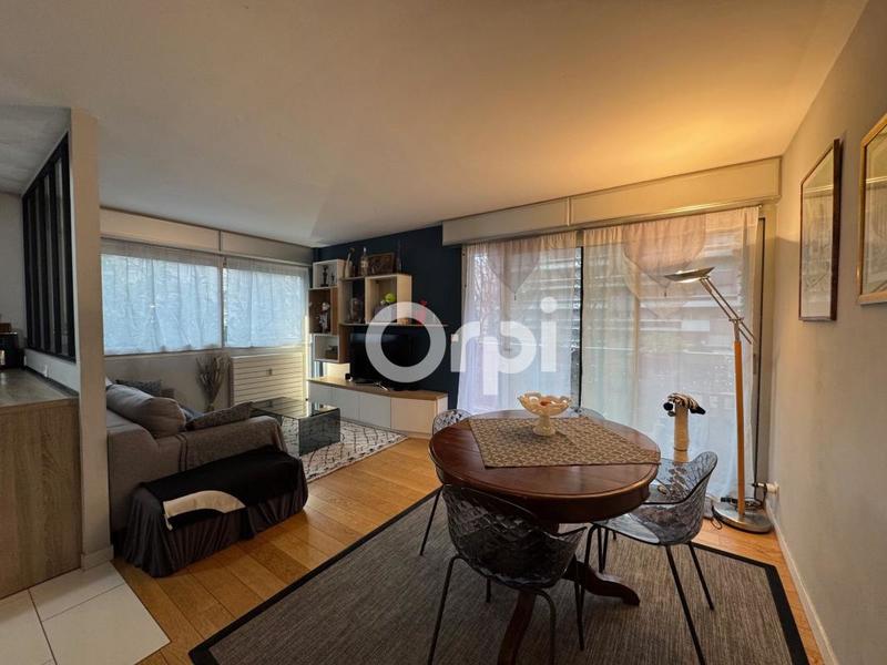 Appartement - 80 m² - 2 pièces