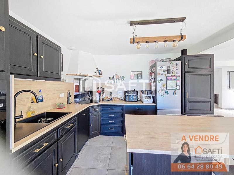 Maison - 211 m² - 6 pièces