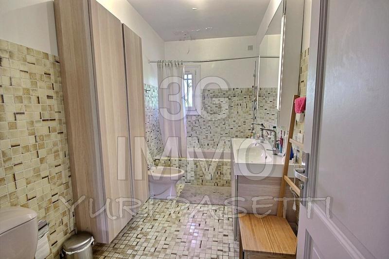 Propriété - 210 m² - 7 pièces