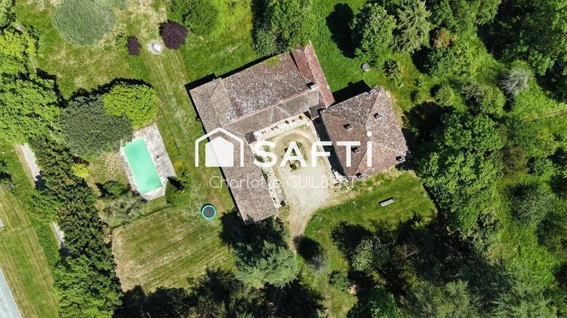 Château - 820 m² - 24 pièces