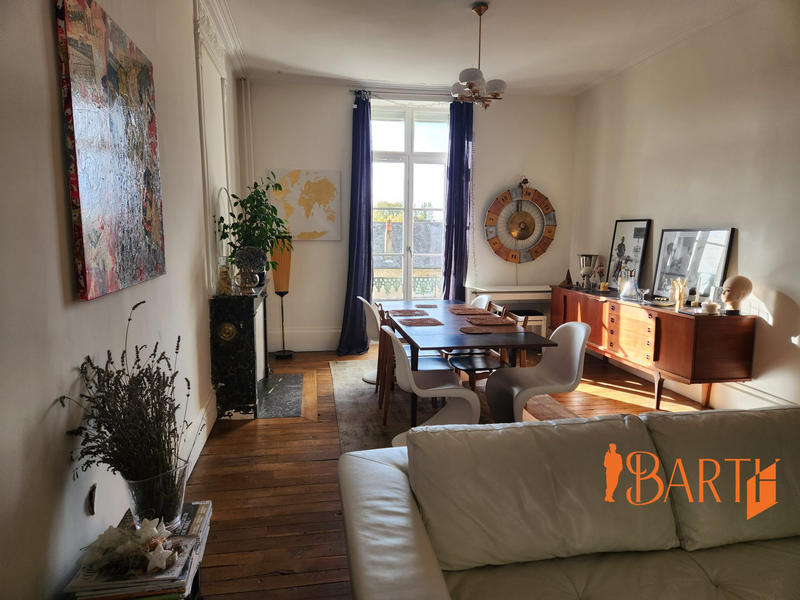 Maison - 350 m² - 10 pièces