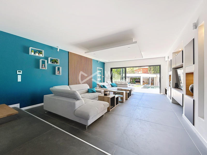 Villa - 220 m² - 5 pièces