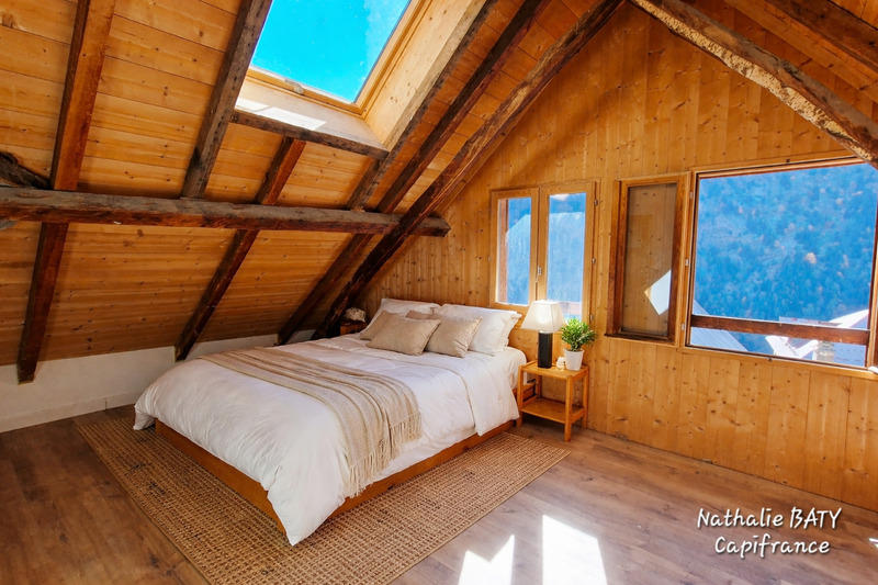 Maison en pierre - 99 m² - 5 pièces