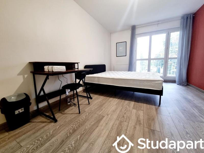 Chambre - 9 m² - 1 pièce