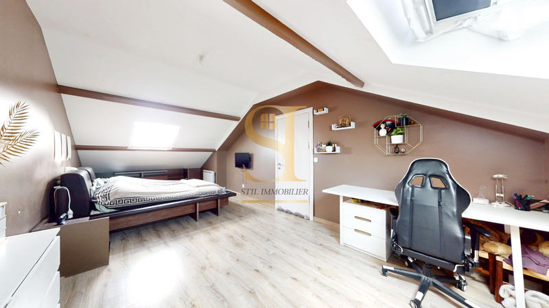 Maison - 263 m² - 8 pièces