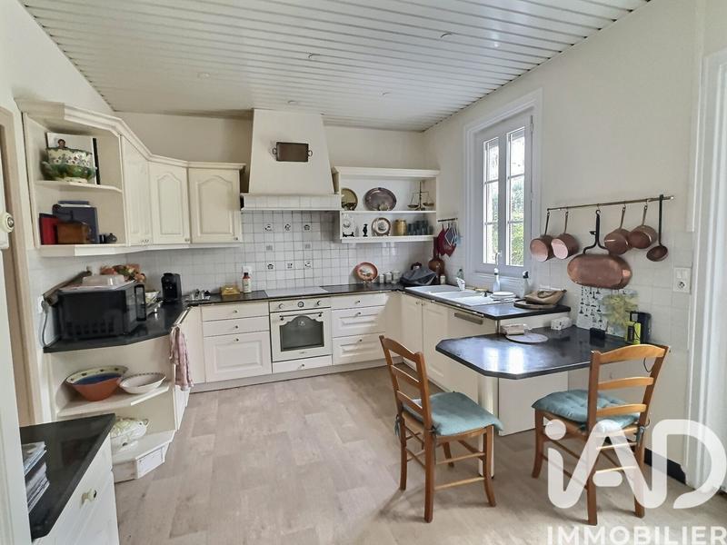 Maison - 250 m² - 9 pièces