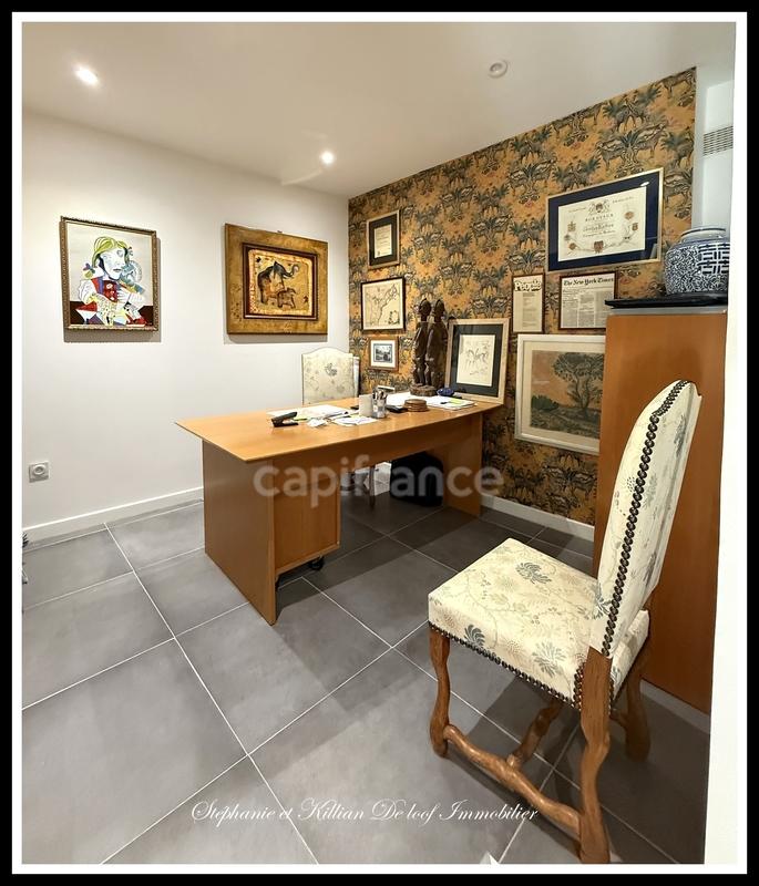 Maison - 250 m² - 7 pièces