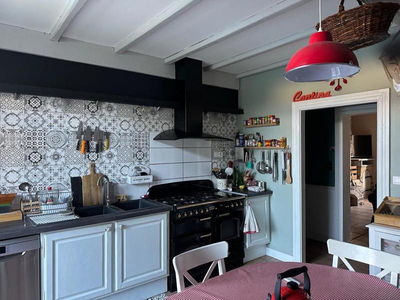 Maison de village - 430 m² - 6 pièces