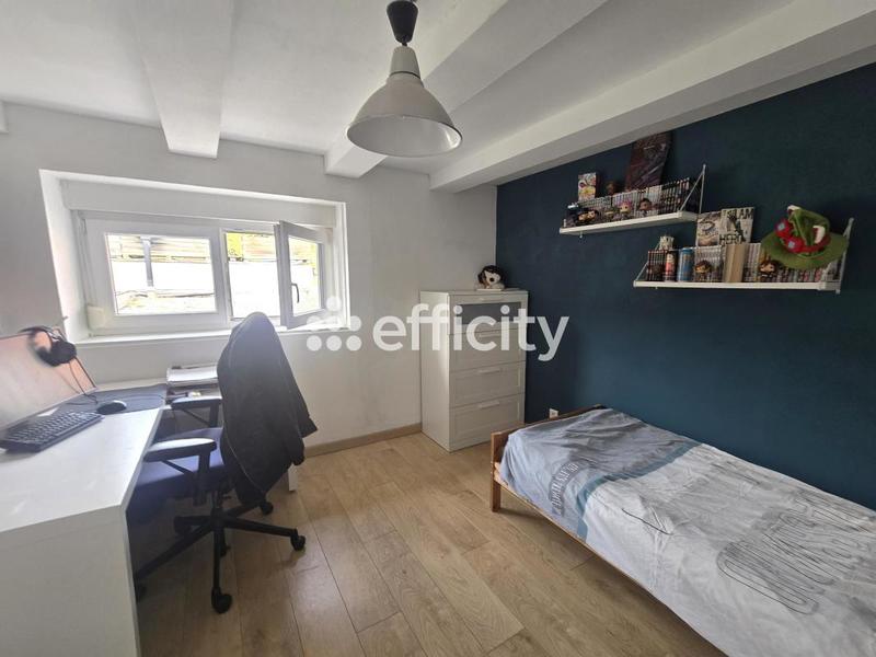 Maison - 180 m² - 7 pièces