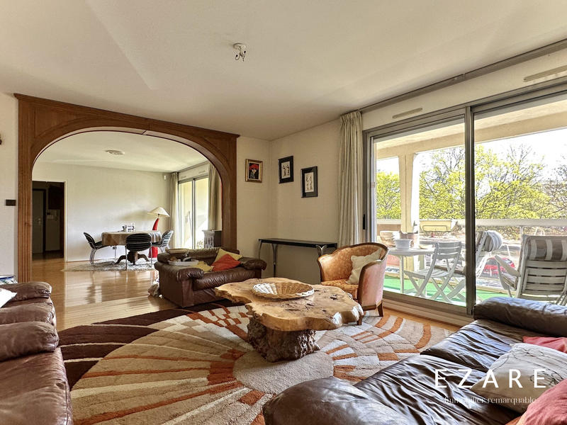 Appartement - 152 m² - 6 pièces