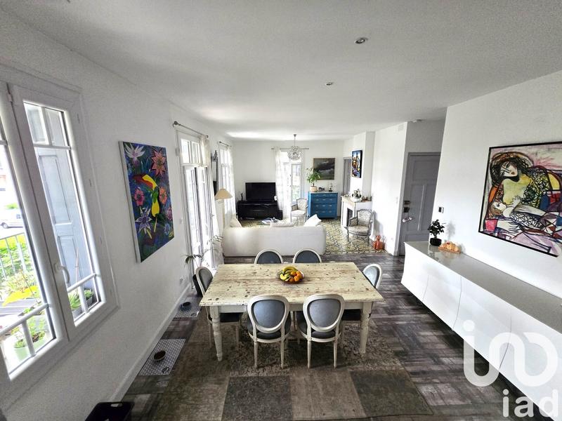 Maison - 300 m² - 12 pièces