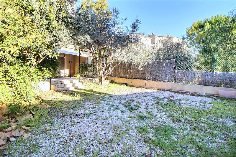 Maison - 277 m² - 14 pièces