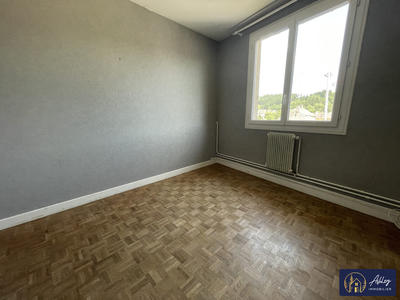 Appartement - 82 m² - 4 pièces