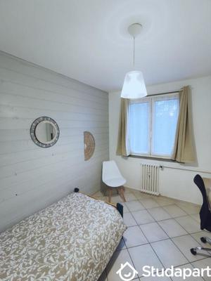 Chambre - 10 m² - 1 pièce