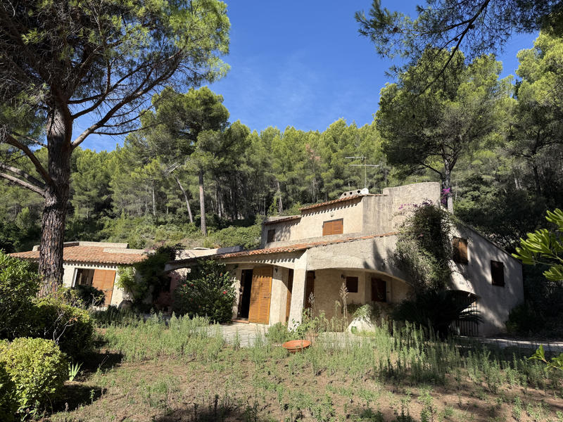 Propriété - 170 m² - 6 pièces