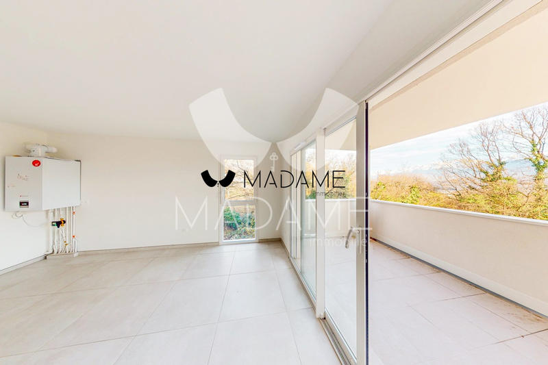 Appartement - 83 m² - 4 pièces