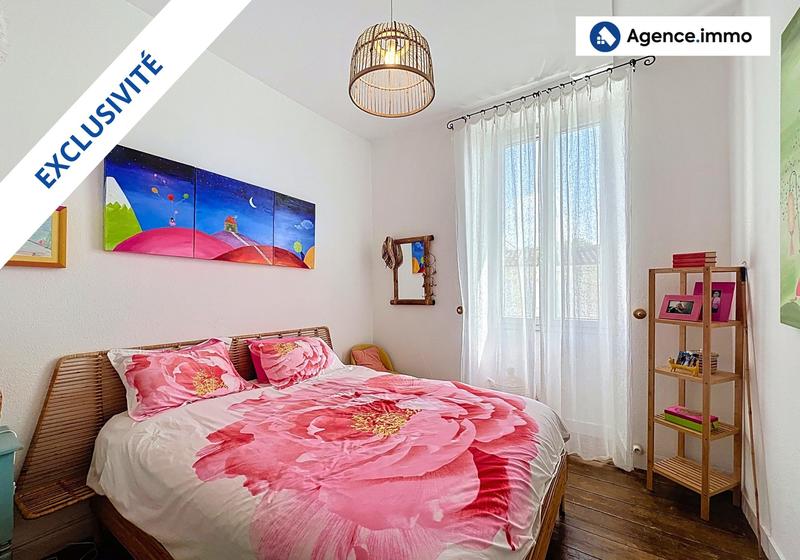 Maison traditionnelle - 270 m² - 12 pièces