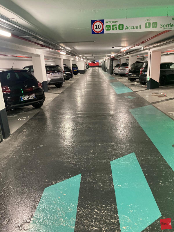 Parking / Garage - 12 m²