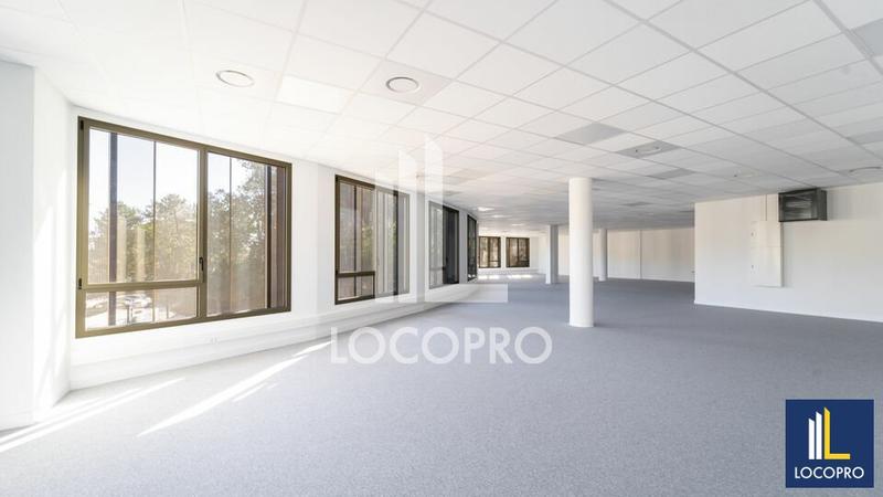 Bureau - 1 330 m²