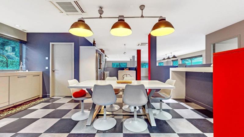 Loft - 320 m² - 6 pièces