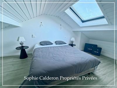 Maison - 250 m² - 9 pièces