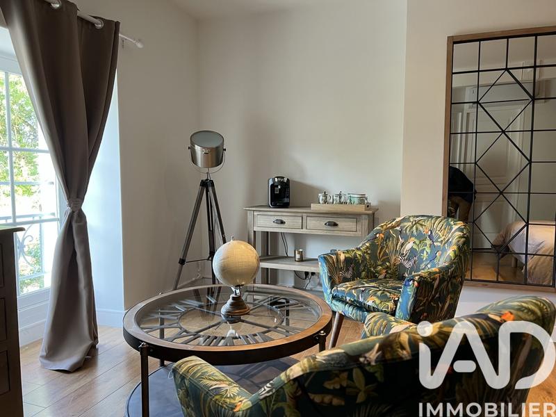 Maison - 335 m² - 12 pièces