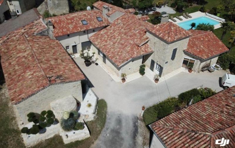 Maison - 210 m² - 7 pièces