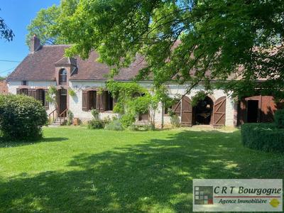 Maison - 250 m² - 9 pièces