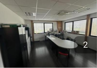 Local commercial - 3 000 m²