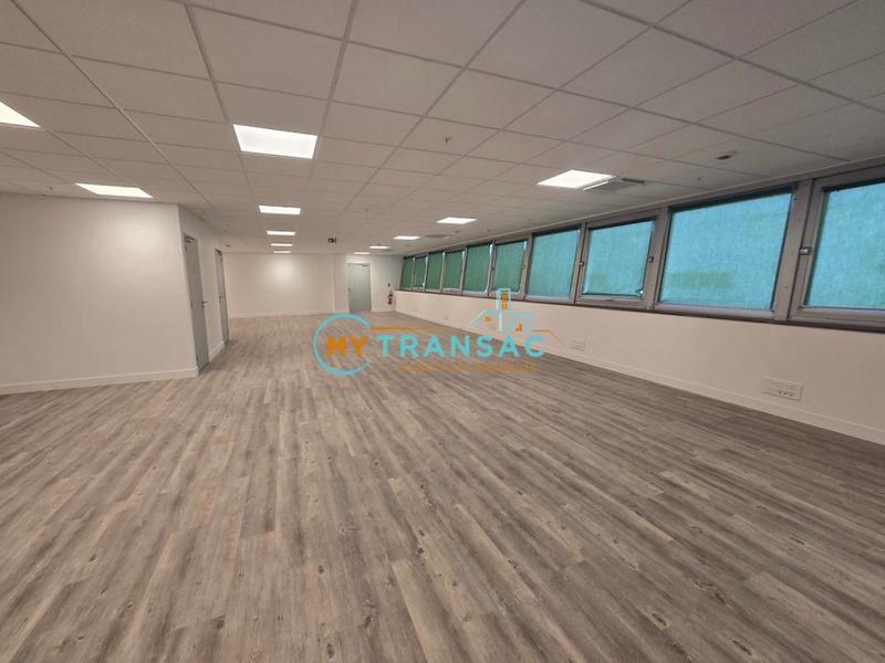 Entrepôt - 3 272 m²