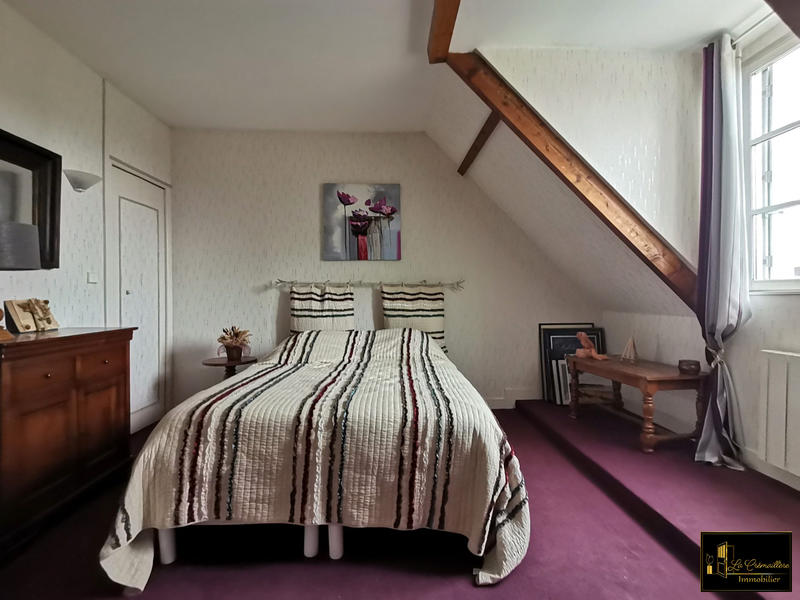 Maison traditionnelle - 163 m² - 8 pièces