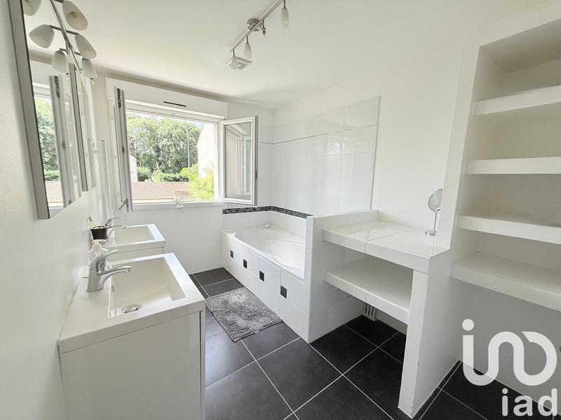 Maison - 149 m² - 6 pièces