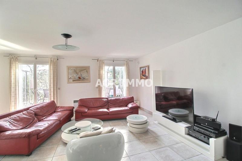 Maison - 270 m² - 8 pièces