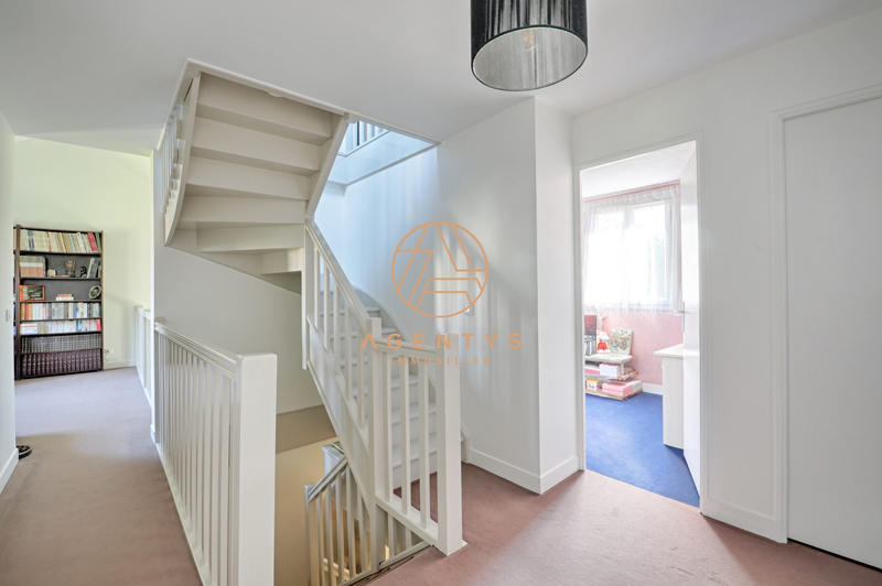 Maison - 144 m² - 7 pièces