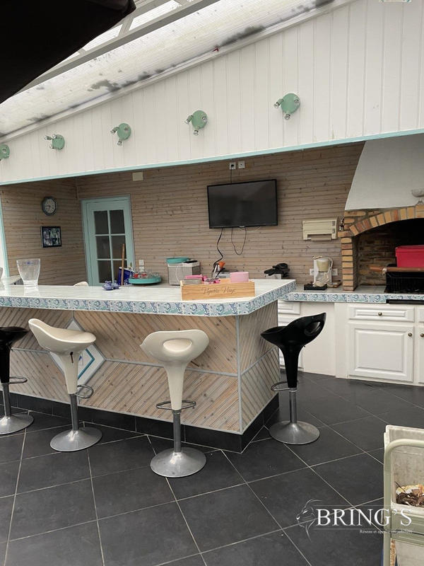 Maison - 340 m² - 6 pièces