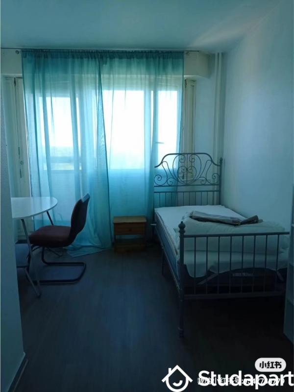 Chambre - 10 m² - 1 pièce