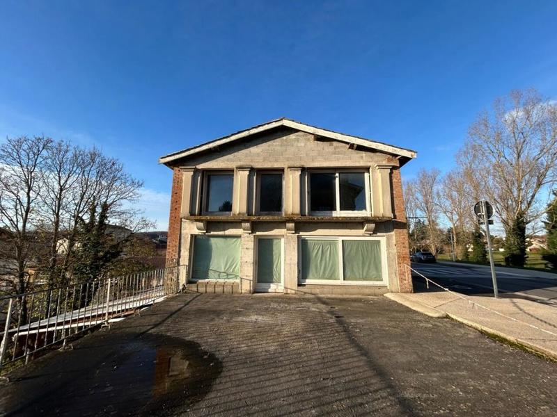 Maison - 910 m² - 15 pièces