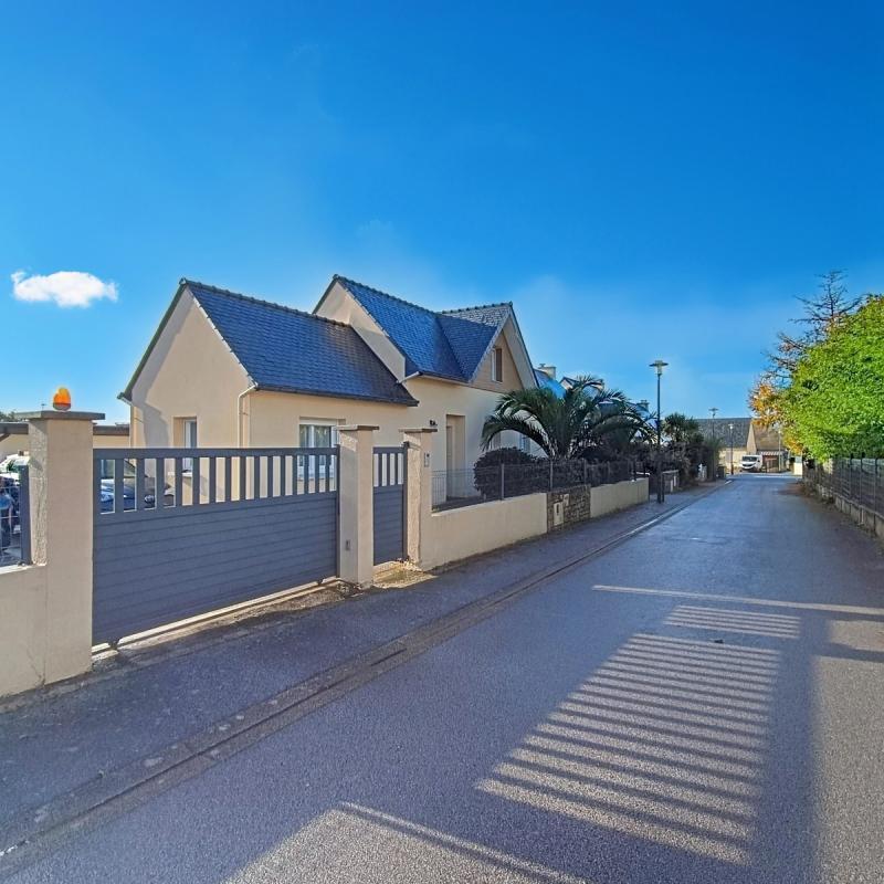 Maison - 90 m² - 5 pièces